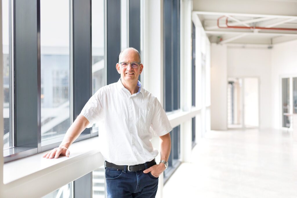 Ton de Rooij Bureau R2o
